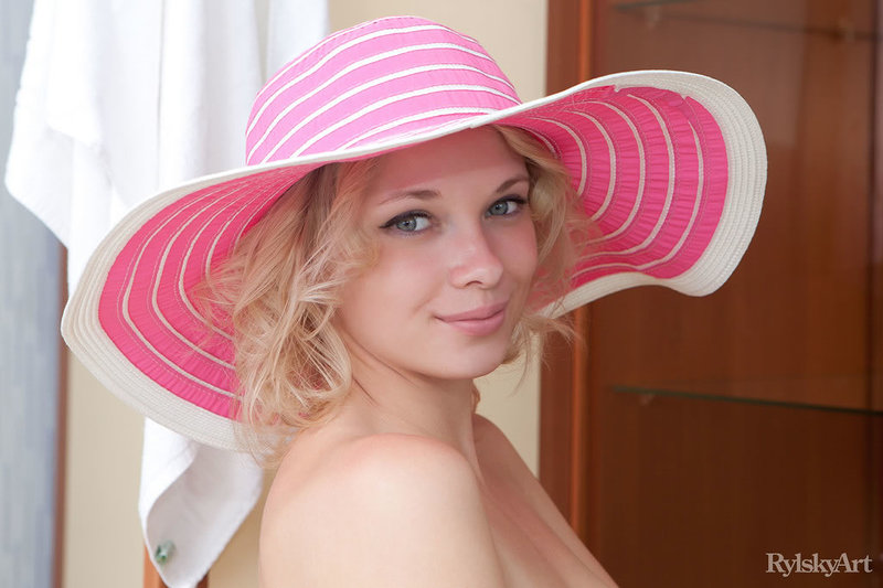 Елизавета, 20 лет, 1 размер груди